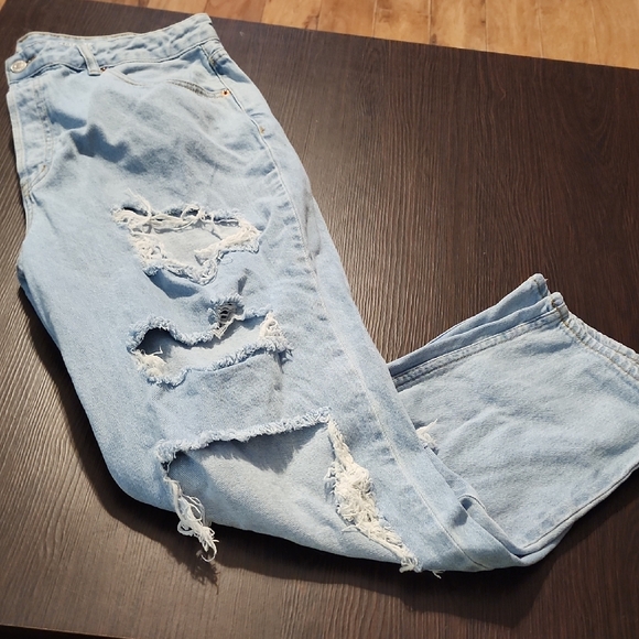 Distressed Light Blue Jeans - Picture 7 of 7